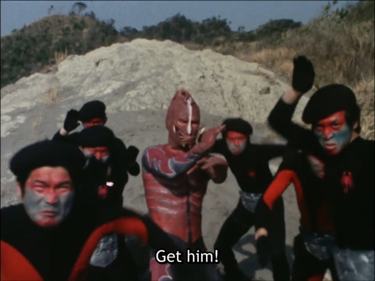 Kamen-Rider-3-sorpion-man-shocker-combatmen-attack