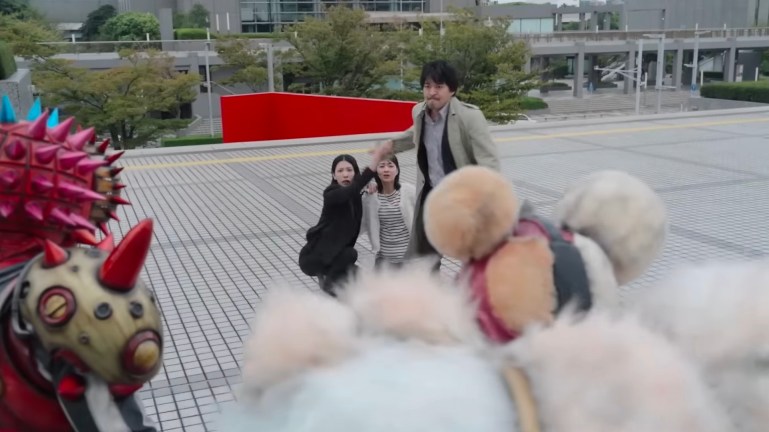 Fujimi, Nasuka, and Minami stand against the Nightmares without powers in Kamen Rider Zeztz Episode 33.