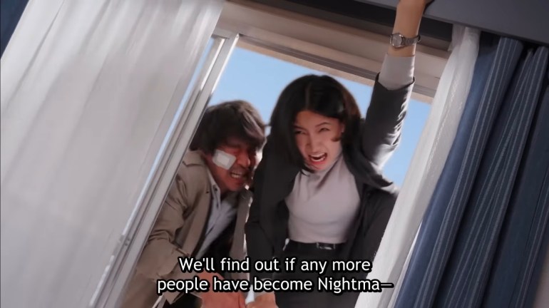 Fujimi and Nasuka climb through Baku's bedroom window during one of Kamen Rider Zeztz's longest-running recurring gags.
